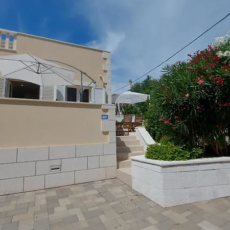Stellaris Apartmani Maslinica Exterior photo