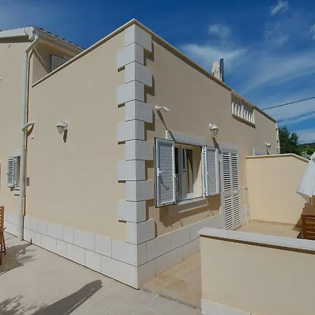Stellaris Apartmani Maslinica Exterior photo