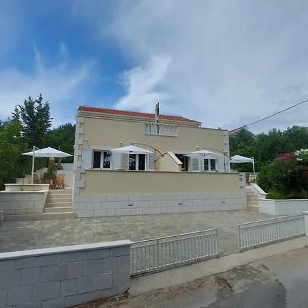 Stellaris Apartmani Maslinica Exterior photo